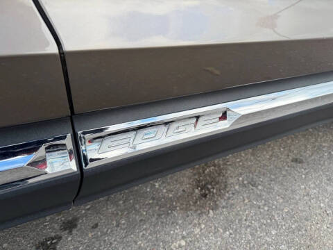 2019 Ford Edge Titanium