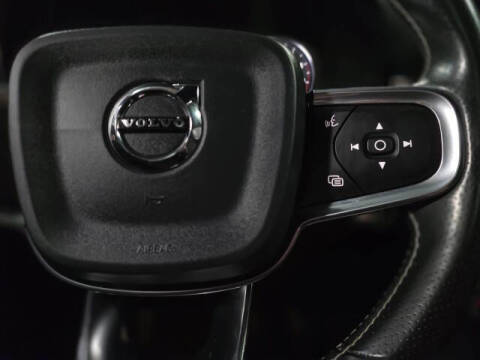 2020 Volvo XC40 T4 R-Design