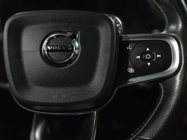 2020 Volvo XC40 T4 R-Design