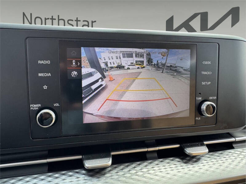 2023 Kia Carnival