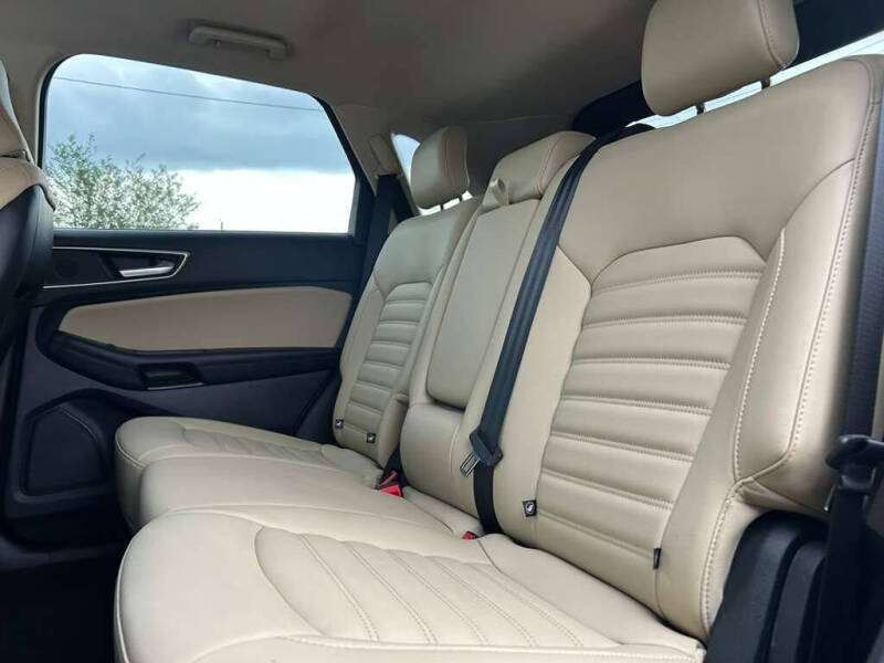2022 Ford Edge SEL