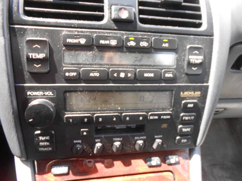 1996 Lexus LS 400