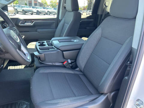 2025 GMC Sierra 1500 Elevation Standard