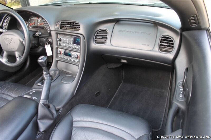 2004 Chevrolet Corvette 26