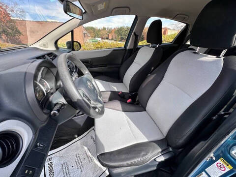 2014 Toyota Yaris 5-Door L