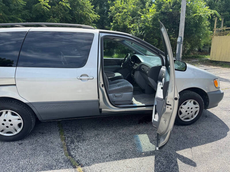 2002 Toyota Sienna LE