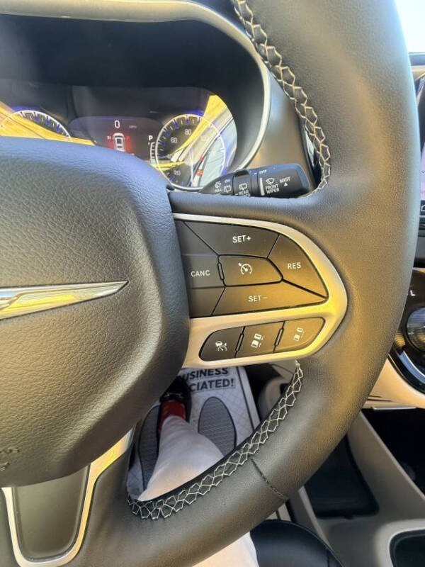 2024 Chrysler Pacifica Touring L