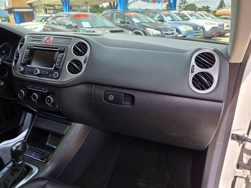 2011 Volkswagen Tiguan SEL 4Motion