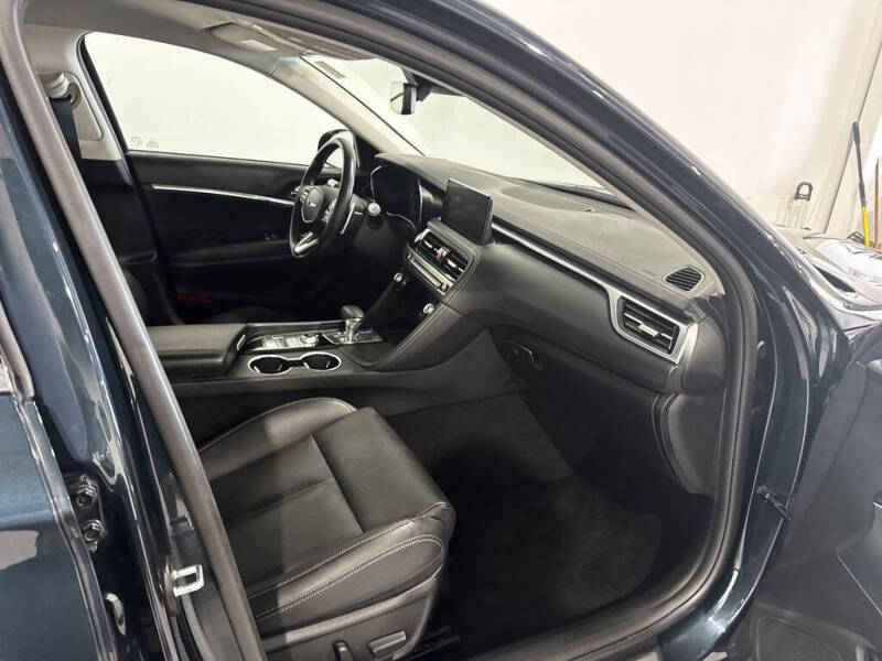 2025 Genesis G70