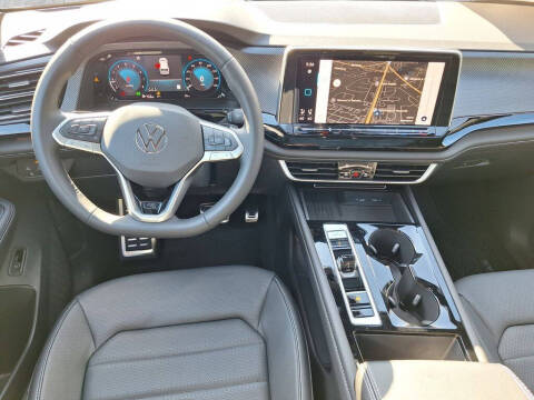 2026 Volkswagen Atlas Cross Sport SEL R-Line Black 4Motion