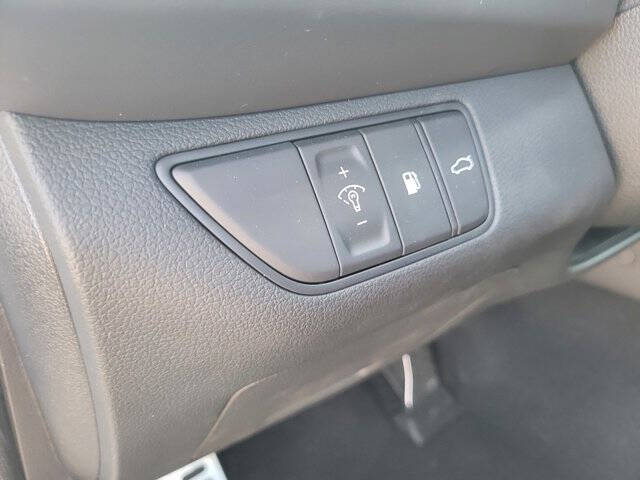 2023 Genesis G70