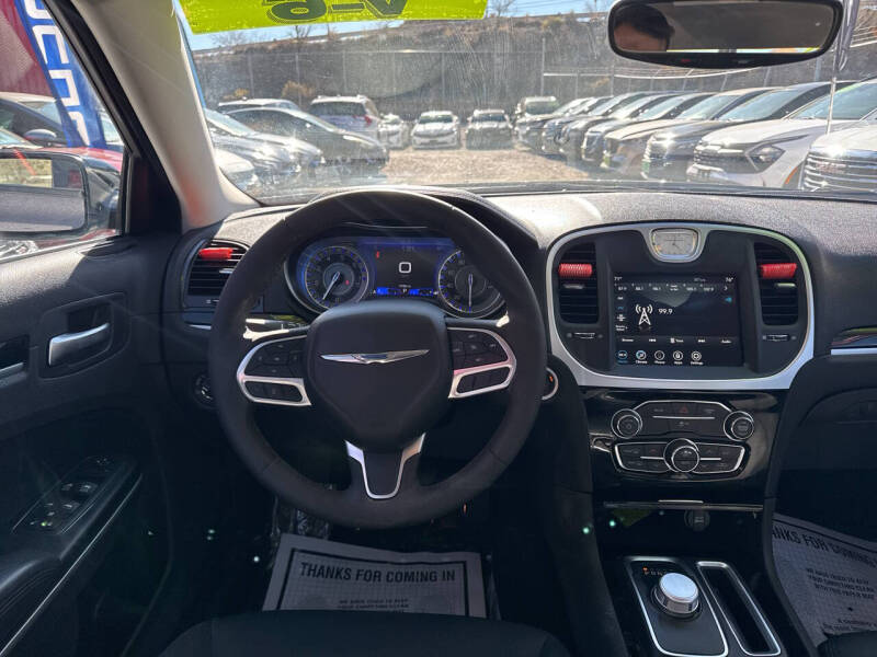 2023 Chrysler 300 Touring