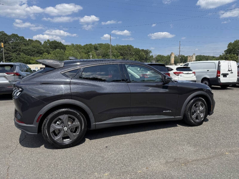 2022 Ford Mustang Mach-E Select