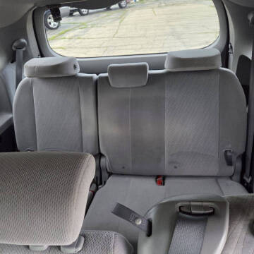 2017 Toyota Sienna LE 8-Passenger