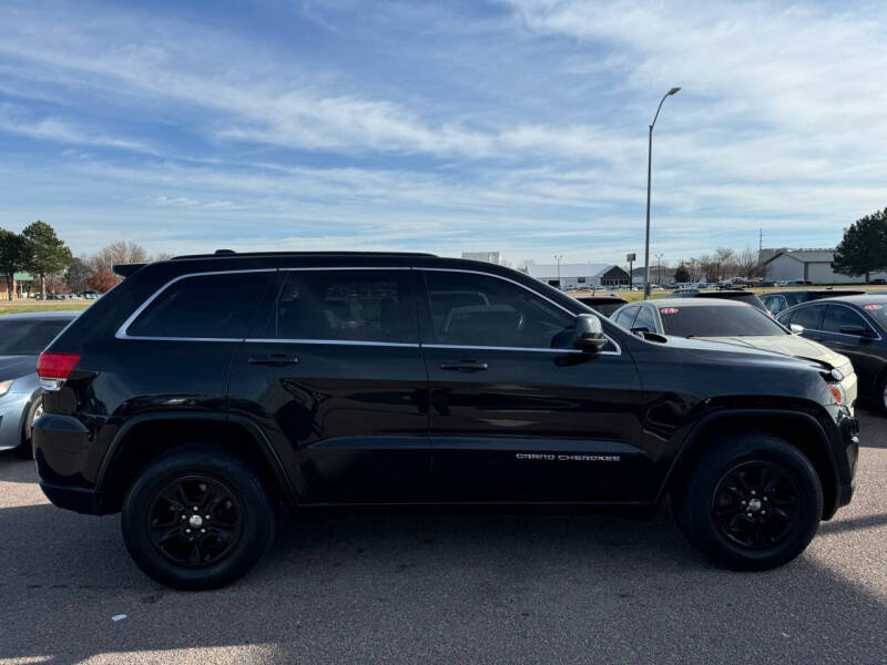 2014 Jeep Grand Cherokee Laredo photo 23