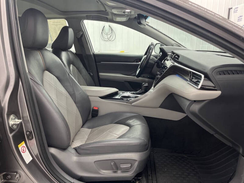 2018 Toyota Camry Hybrid XLE