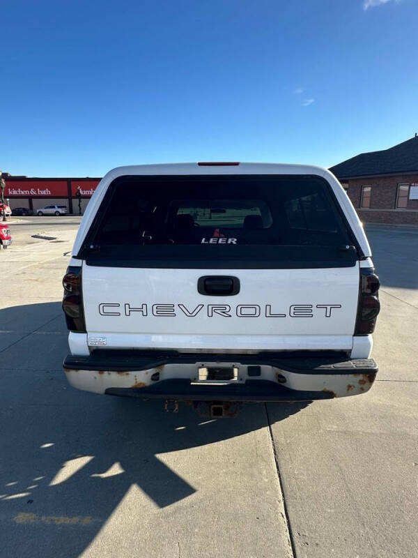 2005 Chevrolet Silverado 2500HD base photo 4