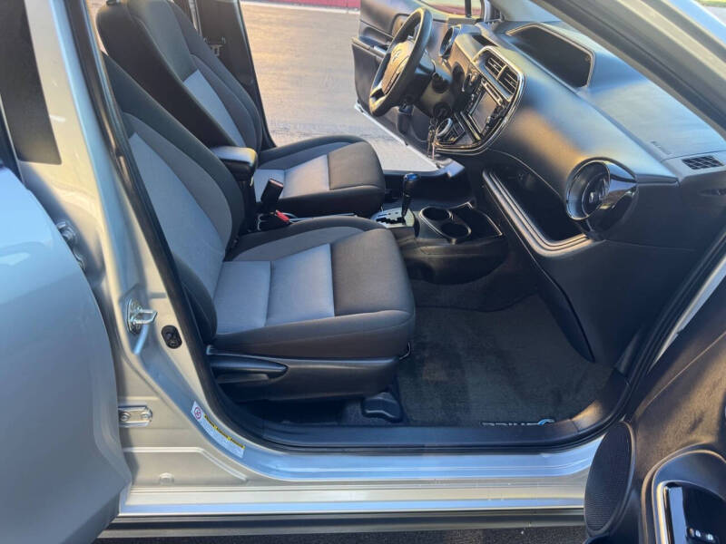 2019 Toyota Prius c L