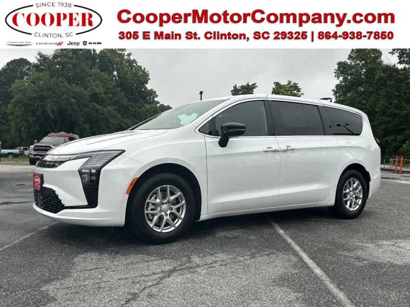 2027 Chrysler Pacifica Select
