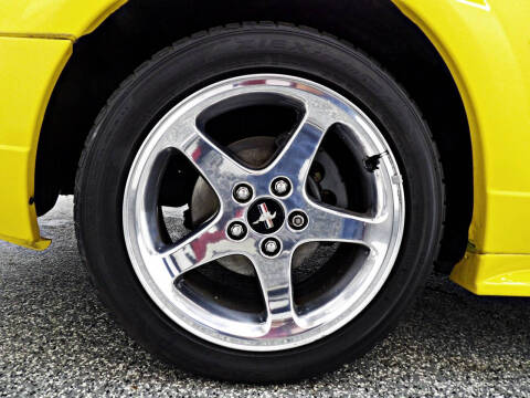 2004 Ford Mustang GT Deluxe