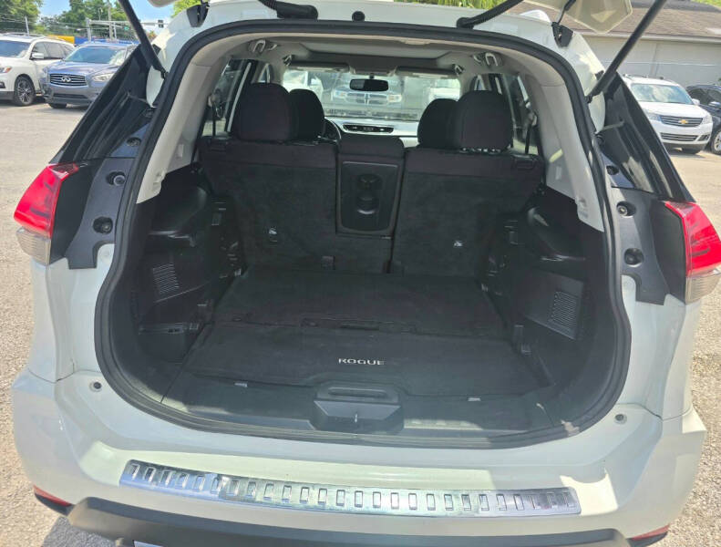 2017 Nissan Rogue SV