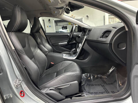 2018 Volvo V60 T5 Dynamic