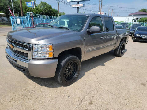 2009 Chevrolet Silverado 1500 for sale at DANNY AUTO SALES in Dallas TX