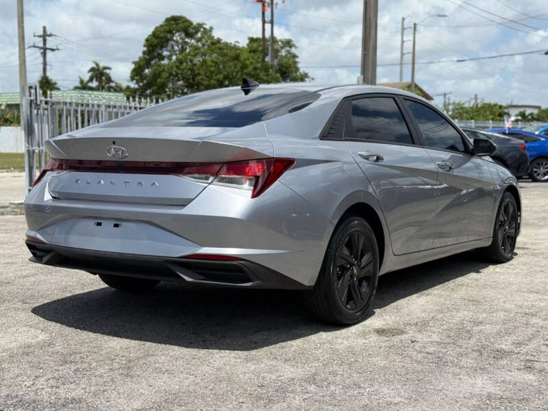 2022 Hyundai Elantra