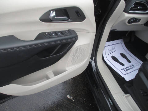 2023 Chrysler Pacifica Touring L