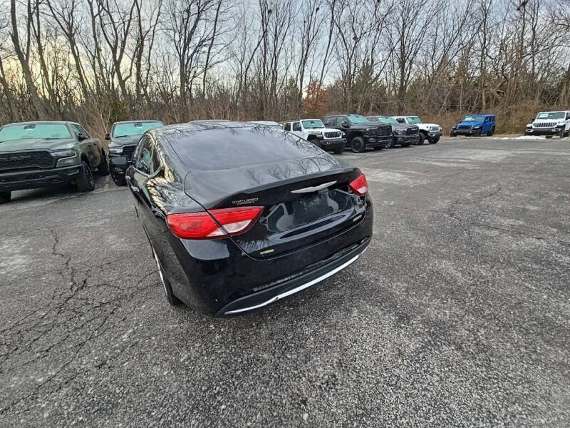 2016 Chrysler 200 Limited