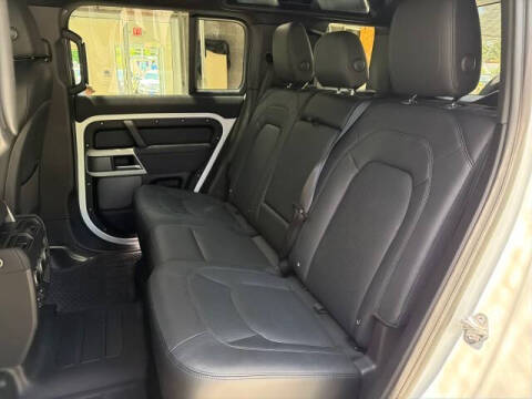 2023 Land Rover Defender 110 SE