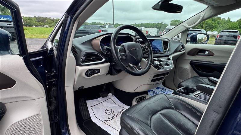 2017 Chrysler Pacifica Touring-L Plus