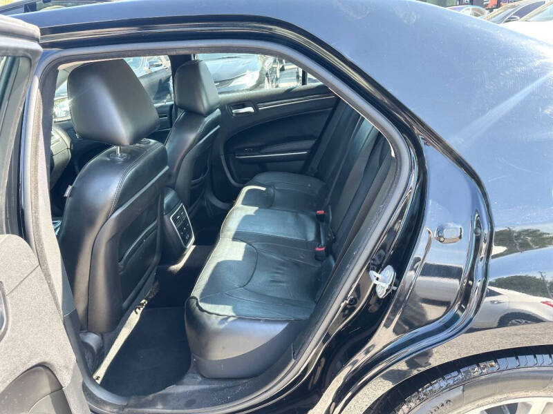 2017 Chrysler 300 C