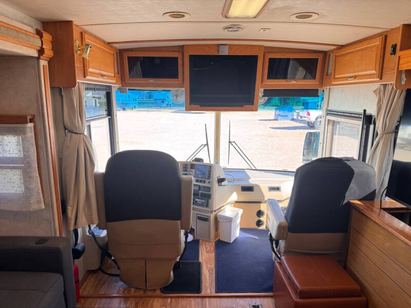 2005 Winnebago Journey