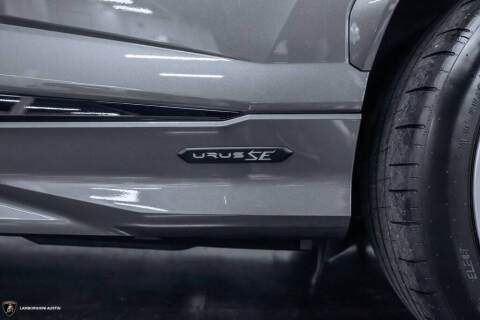 2025 Lamborghini Urus SE