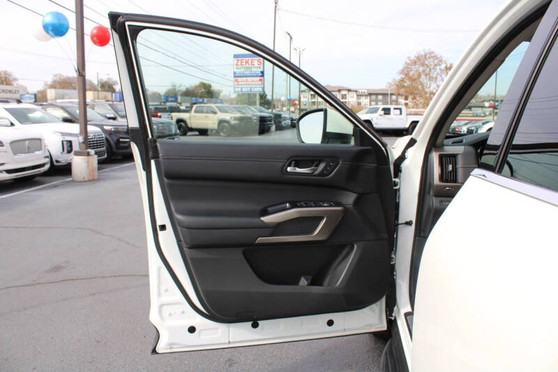 2023 Nissan Pathfinder Platinum