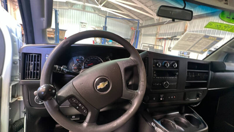 2022 Chevrolet Express 2500