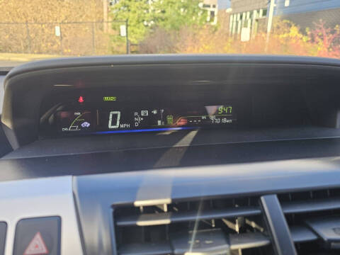 2013 Toyota Prius v Two