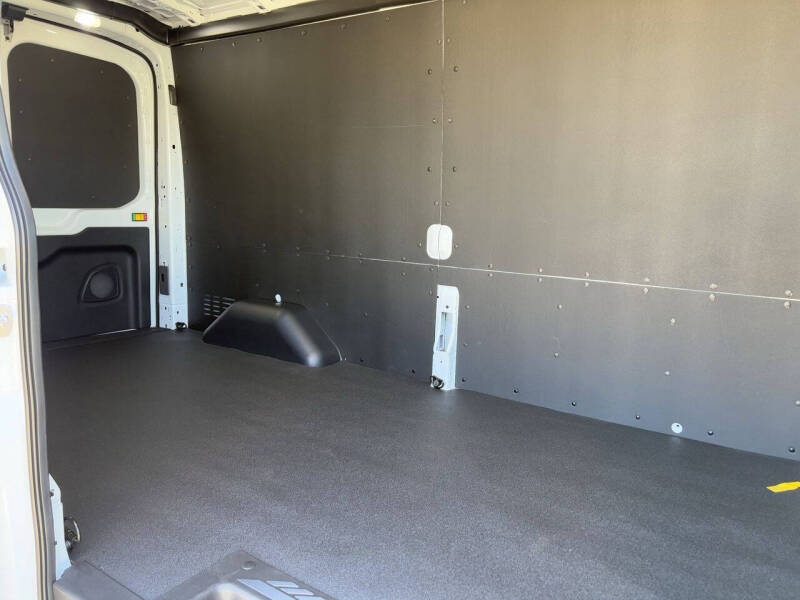 2025 Ford Transit 250