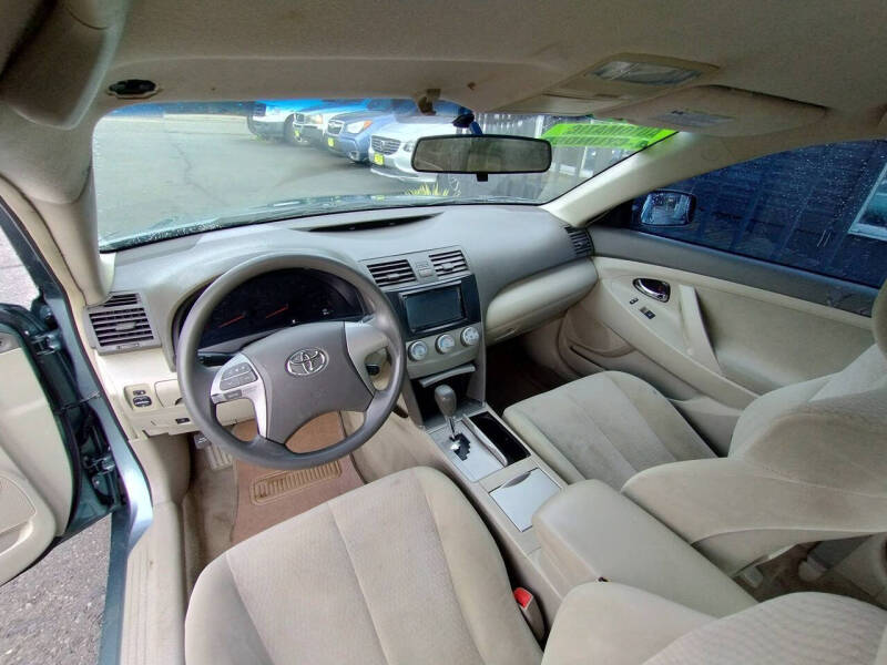 2010 Toyota Camry LE