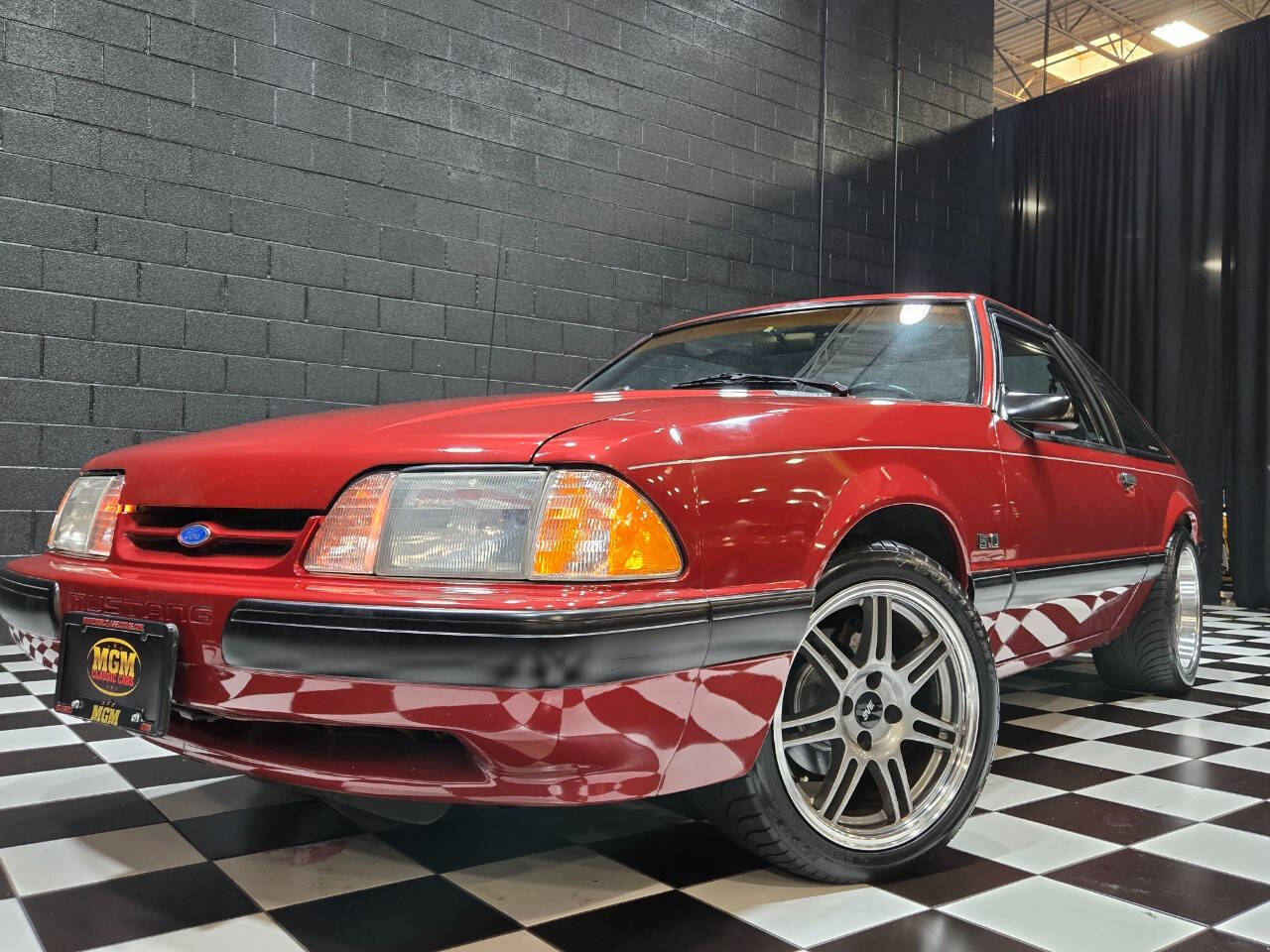 1990 Ford Mustang 3