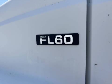 2001 Freightliner FL60