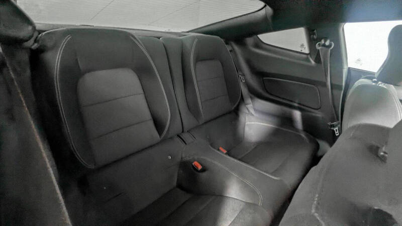 2015 Ford Mustang V6