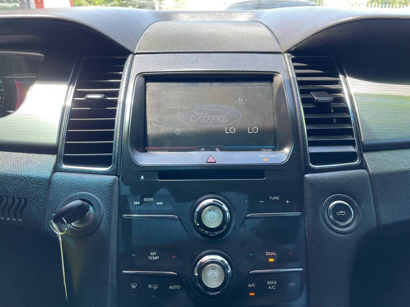 2014 Ford Taurus SEL
