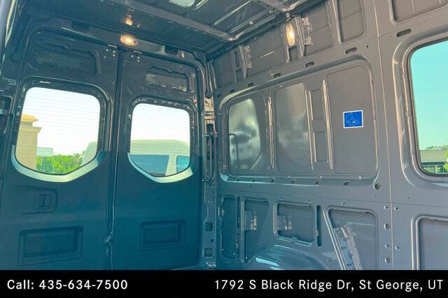 2025 Mercedes-Benz Sprinter