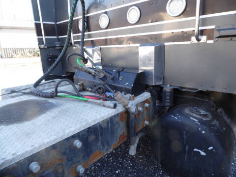 2003 Peterbilt 379
