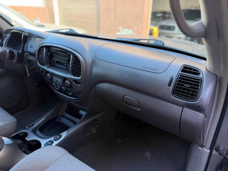 2004 Toyota Sequoia Limited