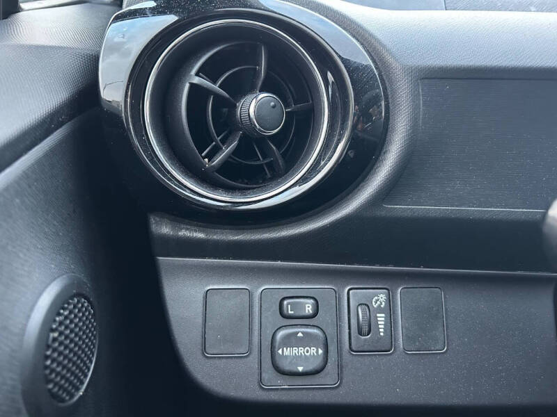 2016 Toyota Prius c Persona Special Edition