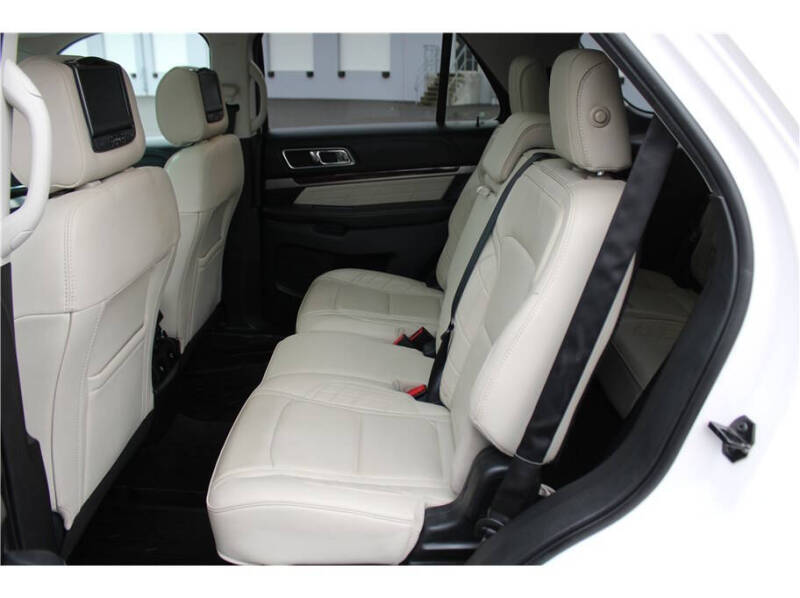 2017 Ford Explorer Platinum