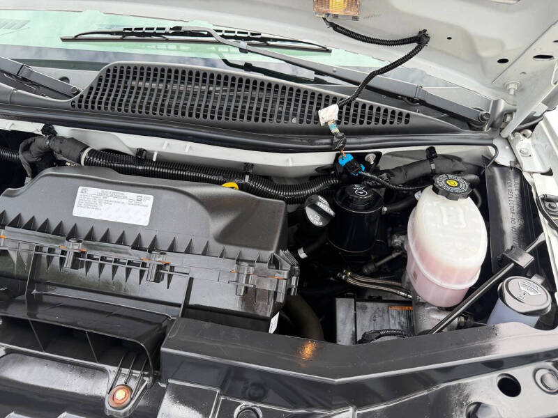 2022 GMC Savana 2500